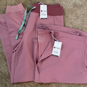 Figs Women’s Scrub Set